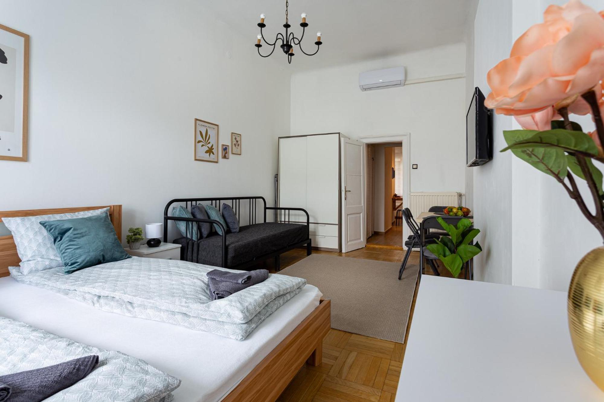 Urania Apartments Budapest Exterior photo